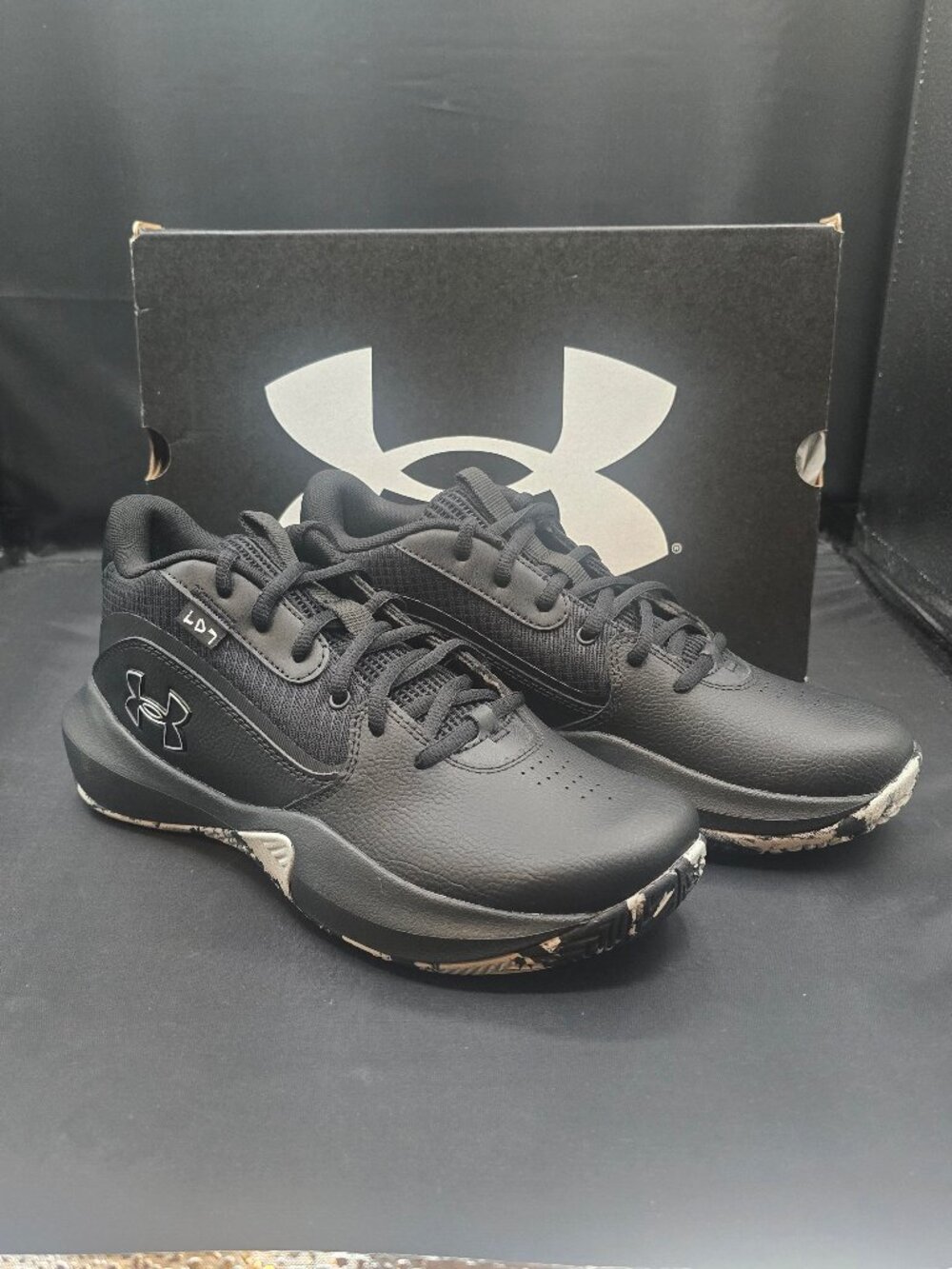 Under Armour Unisex Grade School Lockdown 7